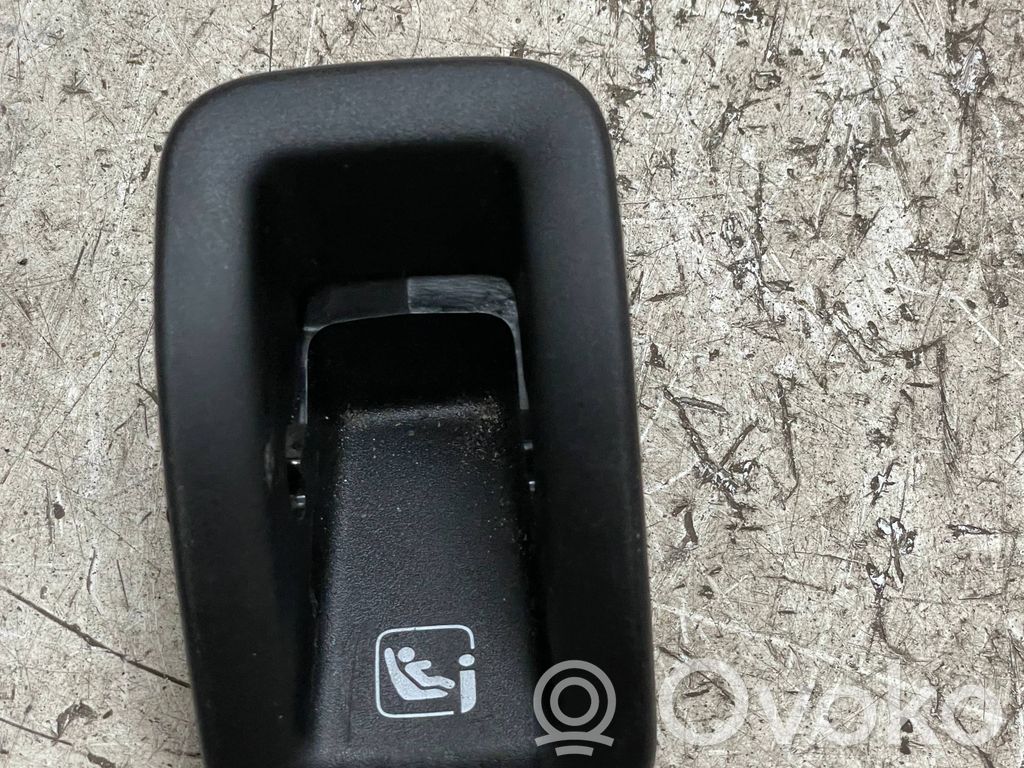 ISOFIX-kiinnike   4KE887233,KHB2736