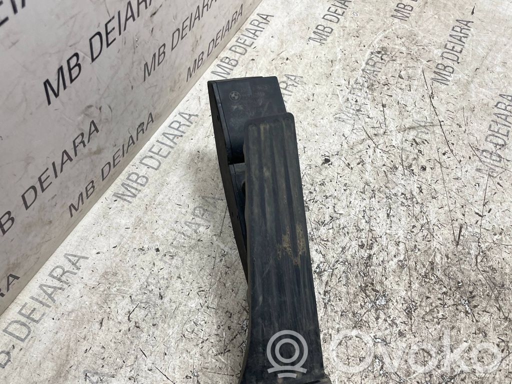 Pedale dell’acceleratore   6786285,25916010
