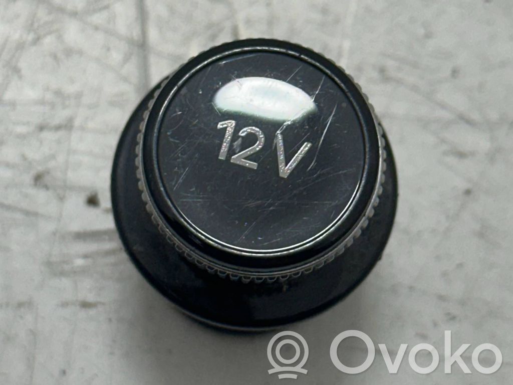 12 V Socket (front)   4K0919311