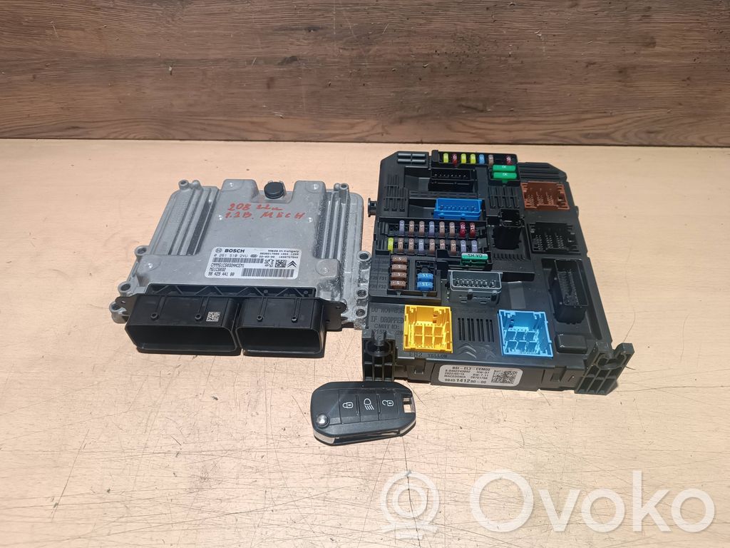 Peugeot 208 II Komputer / Sterownik ECU i komplet kluczy 