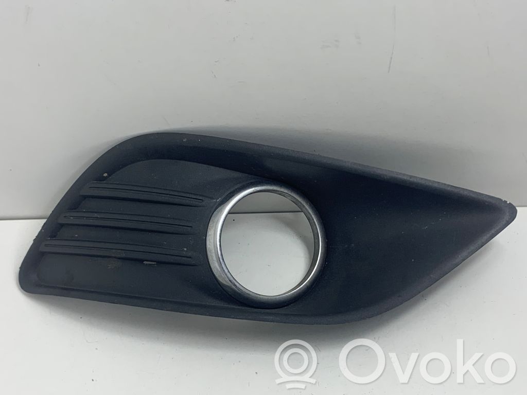 Ford Focus Front fog light trim/grill 