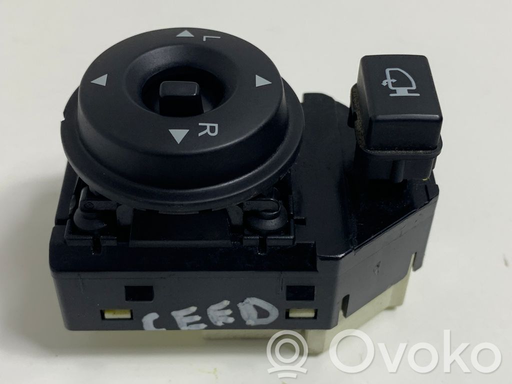 KIA Ceed Wing mirror switch 