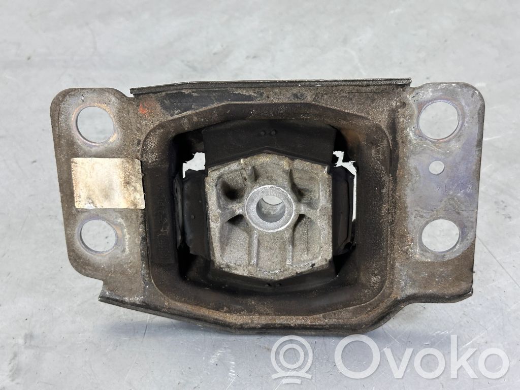 Ford Mondeo MK V Engine mount bracket 