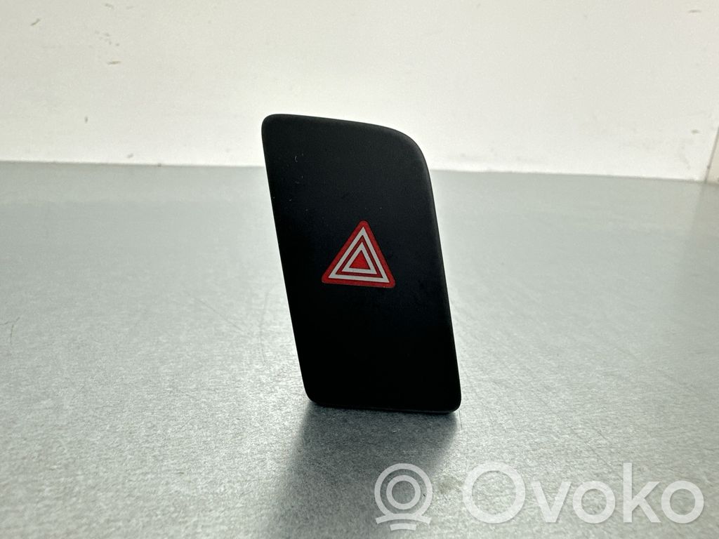 Audi Q3 8U Przycisk świateł awaryjnych 
