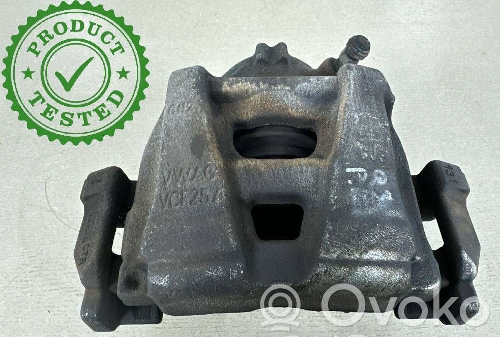 Audi Q3 8U Zacisk hamulcowy przedni 