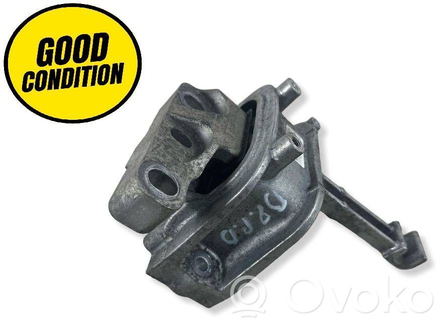 Volkswagen PASSAT B8 Engine mount bracket 