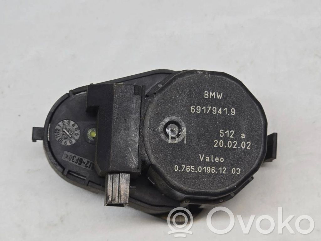 BMW 5 E39 Tuloilmaventtiilin käyttömoottori 