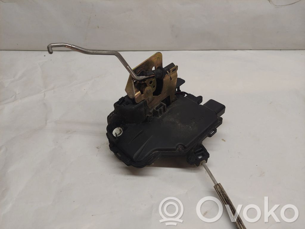 Audi A6 S6 C5 4B Serratura portiera anteriore 