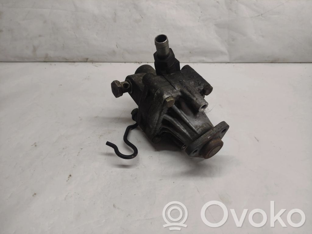 Audi A4 S4 B5 8D Power steering pump 