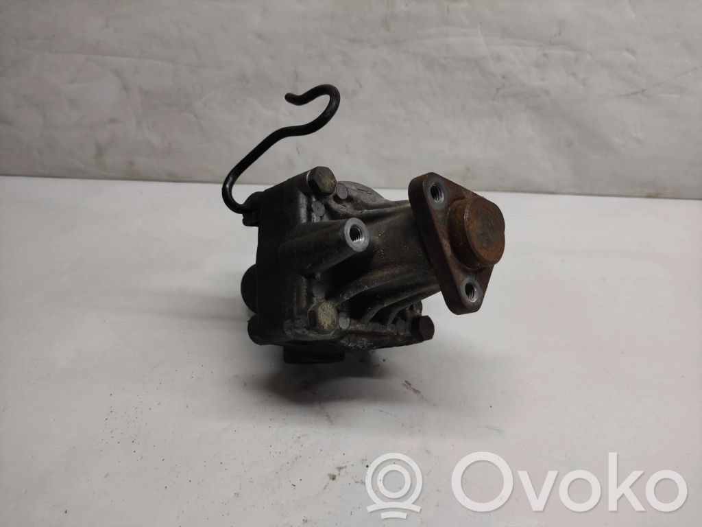 Audi A4 S4 B5 8D Power steering pump 