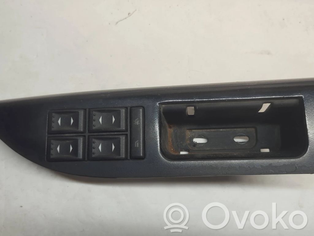 Ford Mondeo Mk III Przyciski szyb 
