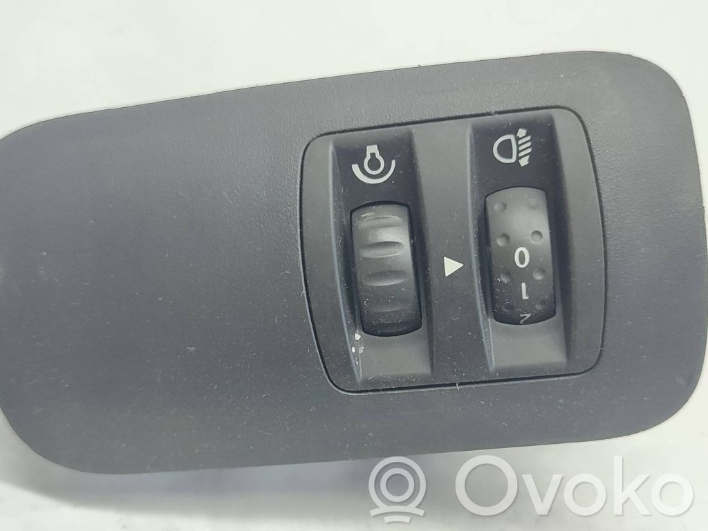Renault Megane II Headlight level height control switch 