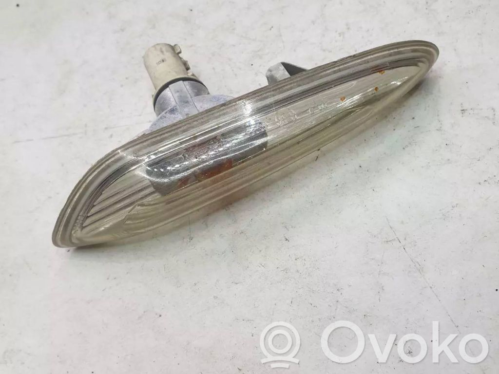 BMW 3 E46 Front fender indicator light 