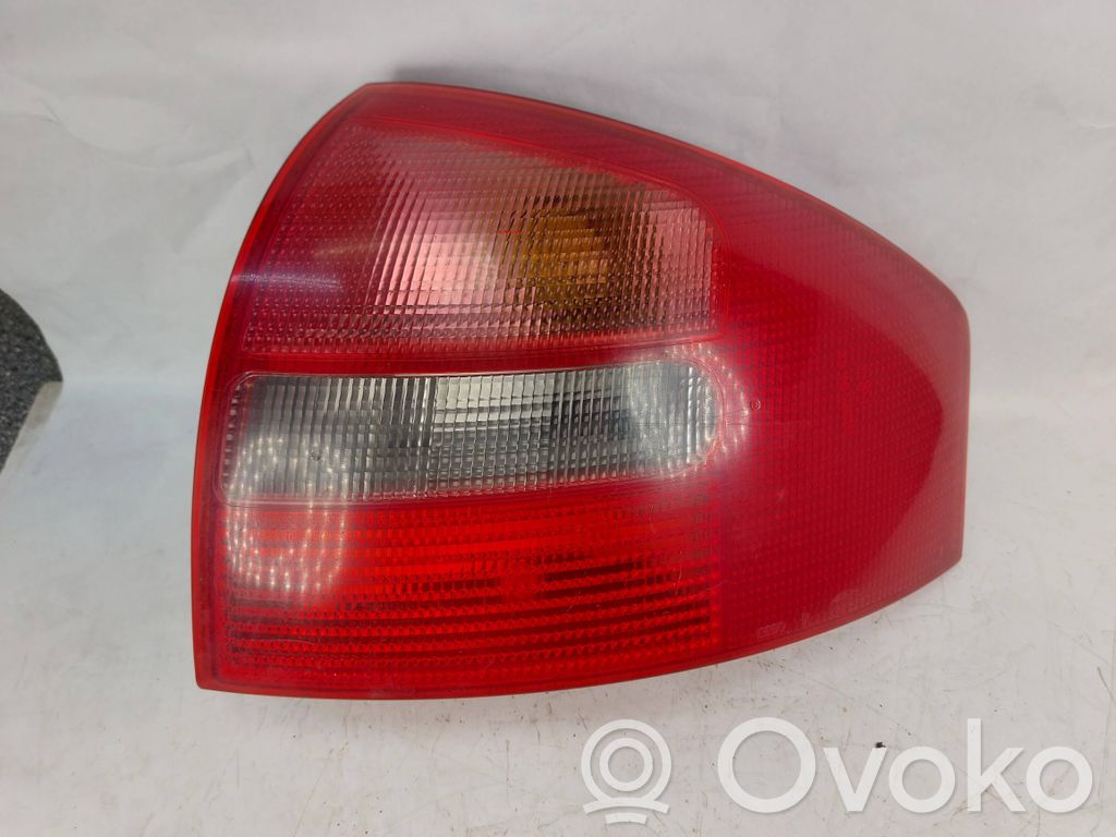 Audi A6 S6 C5 4B Galinis žibintas kėbule 