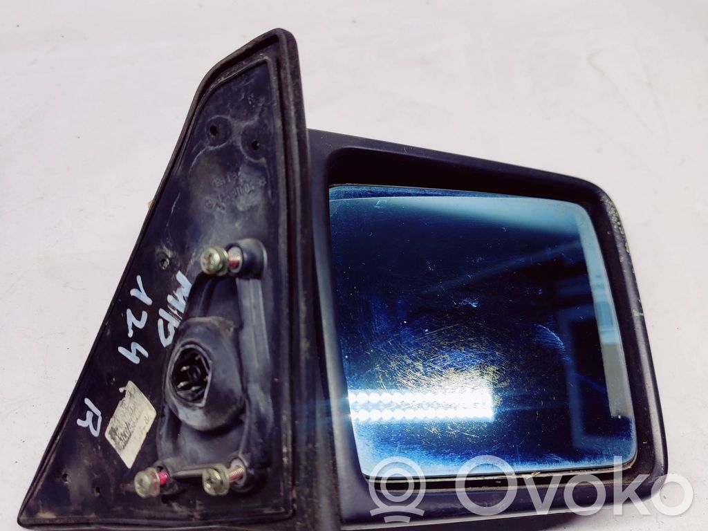 Mercedes-Benz E W124 Elektryczne lusterko boczne drzwi przednich 
