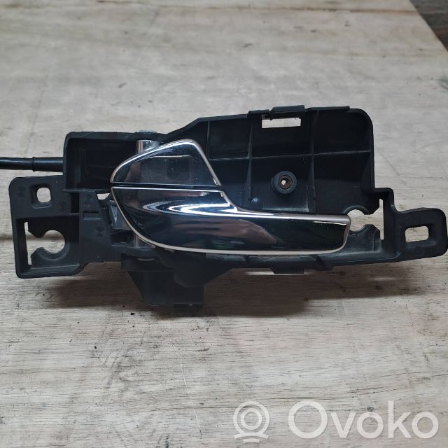 Manecilla interna puerta delantera   6M21U22601