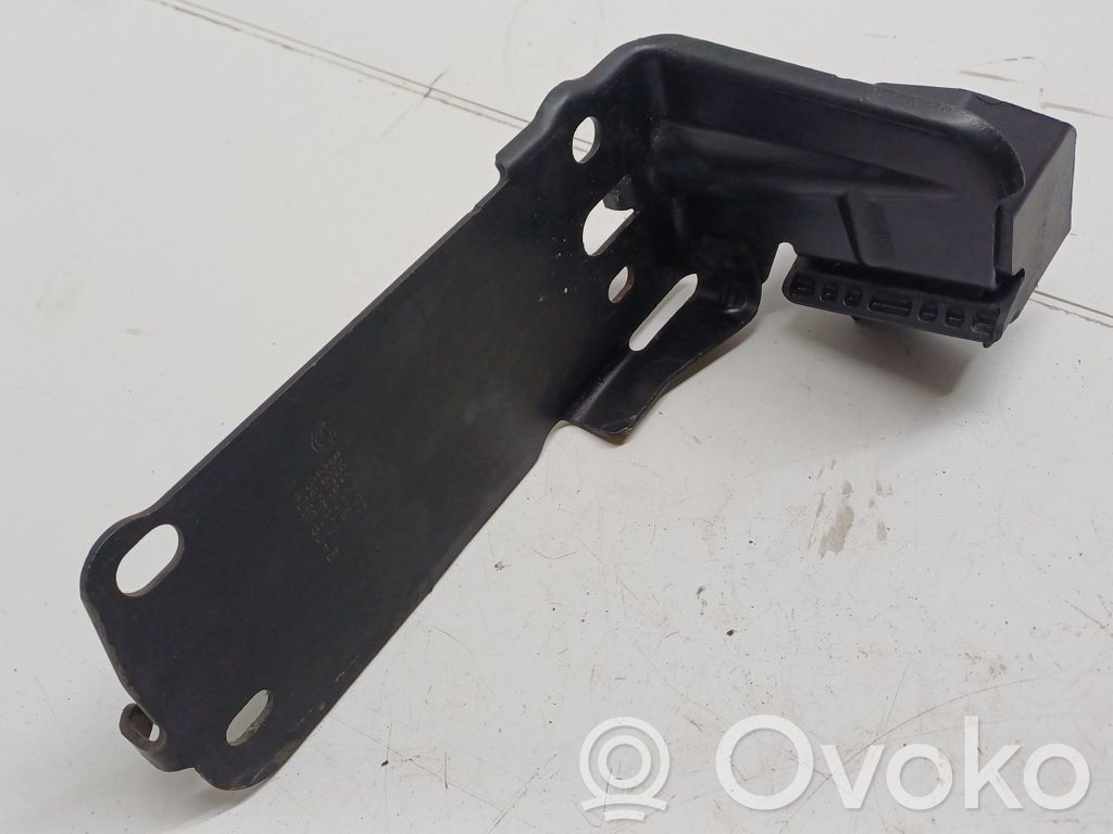 Fixation de radiateur   23781010,5164711781108