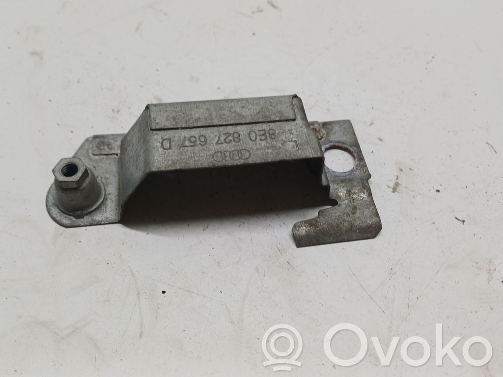 Éclairage de plaque d'immatriculation   8E0827657D