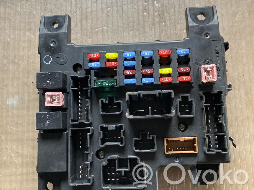 Mitsubishi Outlander Módulo de fusible 