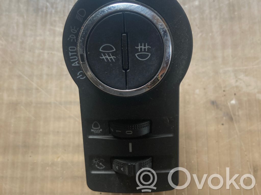 Chevrolet Trax Light switch 