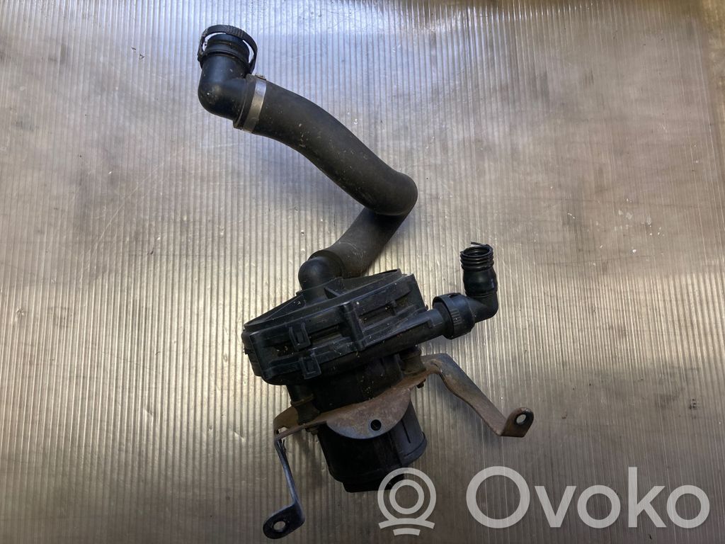 BMW X5 E53 Toissijainen ilmapumppu 