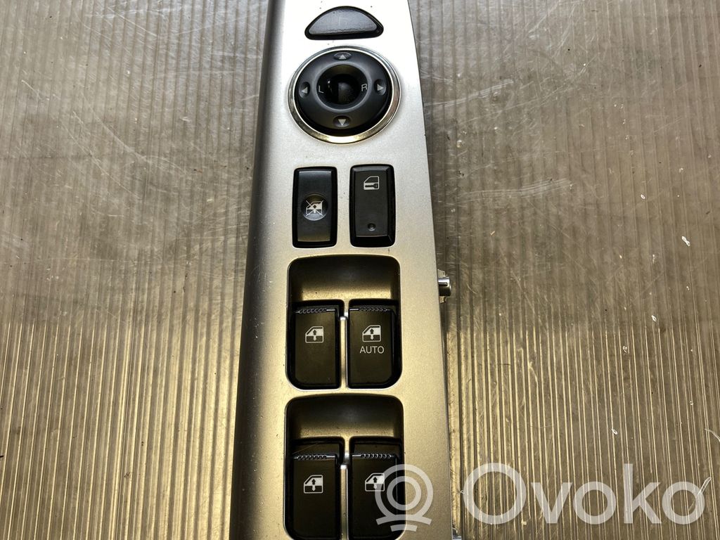 Hyundai Santa Fe Electric window control switch 