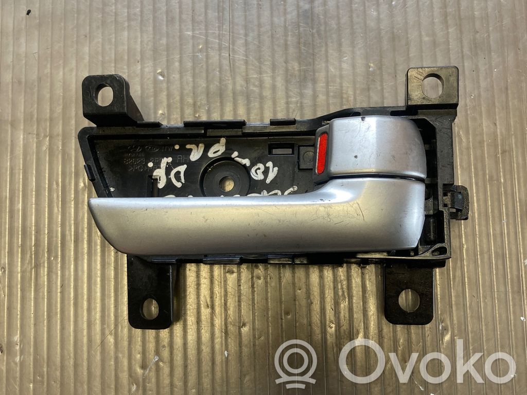 KIA Sorento Front door interior handle 