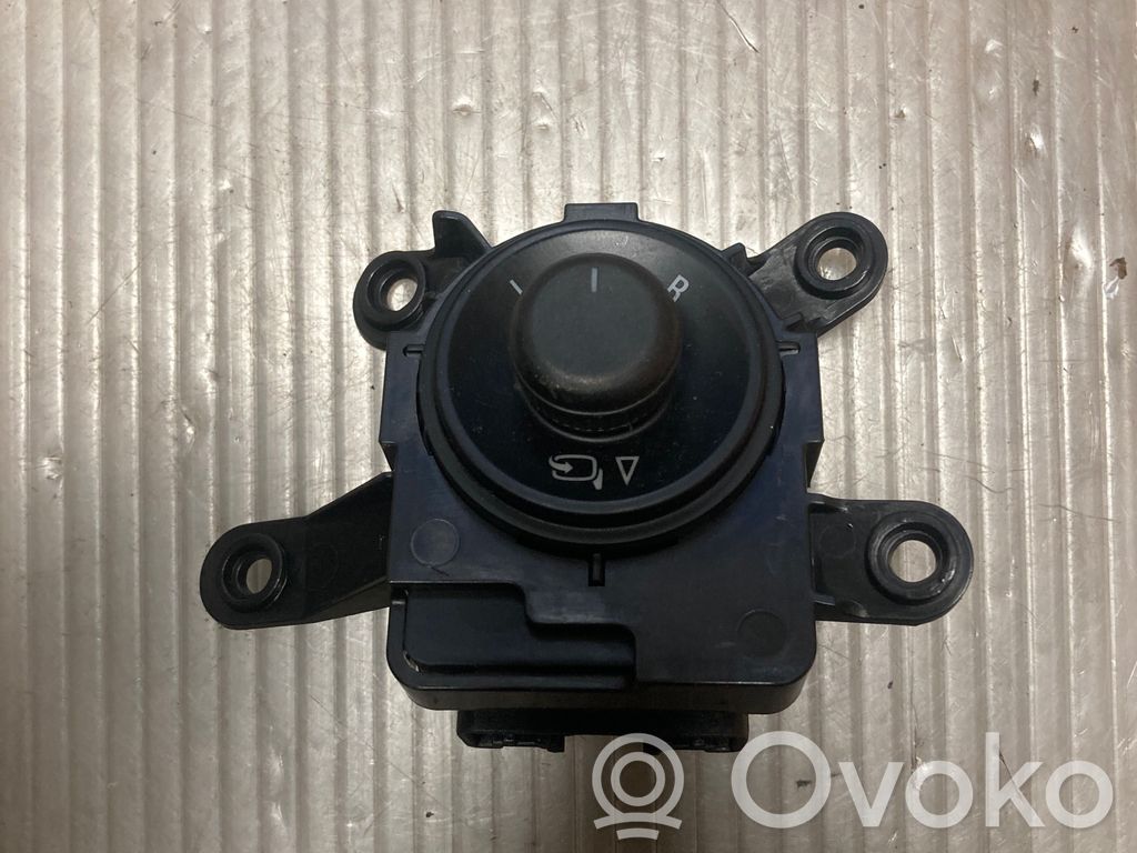 Chevrolet Orlando Wing mirror switch 