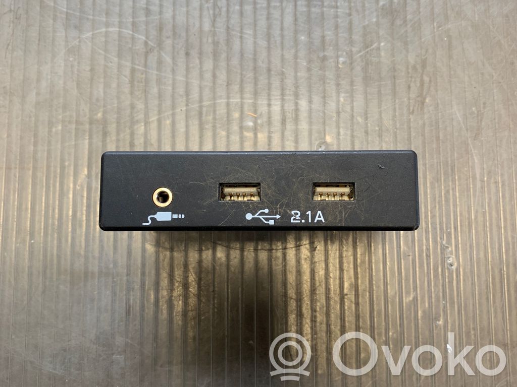 Subaru Outback (BT) Enchufe conector USB 
