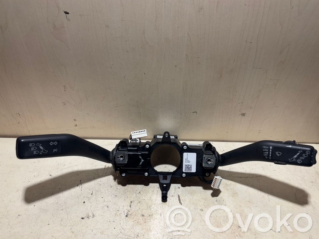 Volkswagen Tiguan Wiper turn signal indicator stalk/switch 