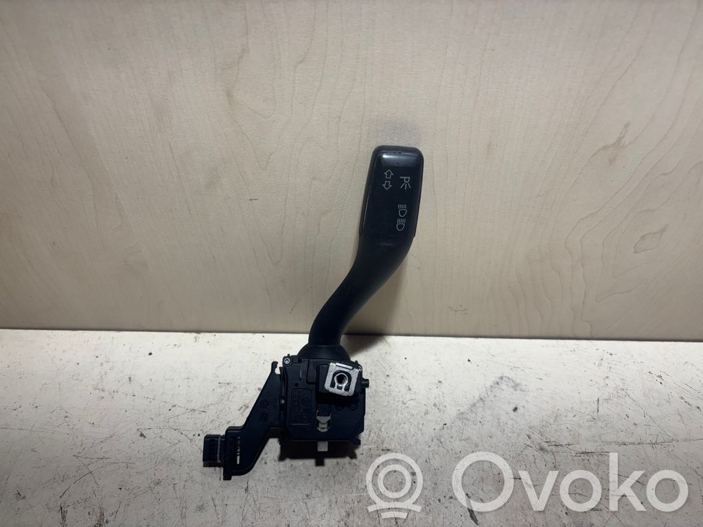 Audi A3 S3 8P Palanca de intermitentes 