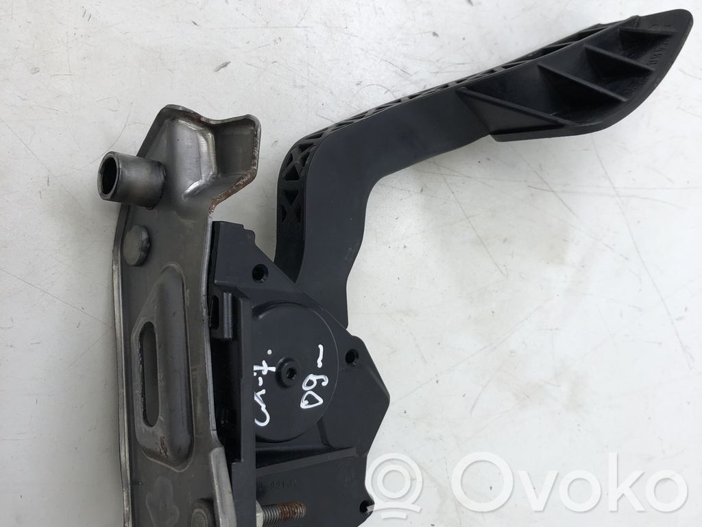 Gaspedal   K42387360,L206
