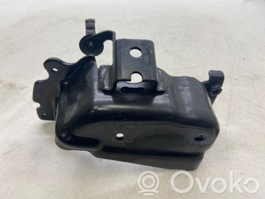 Peugeot 508 Engine mounting bracket 
