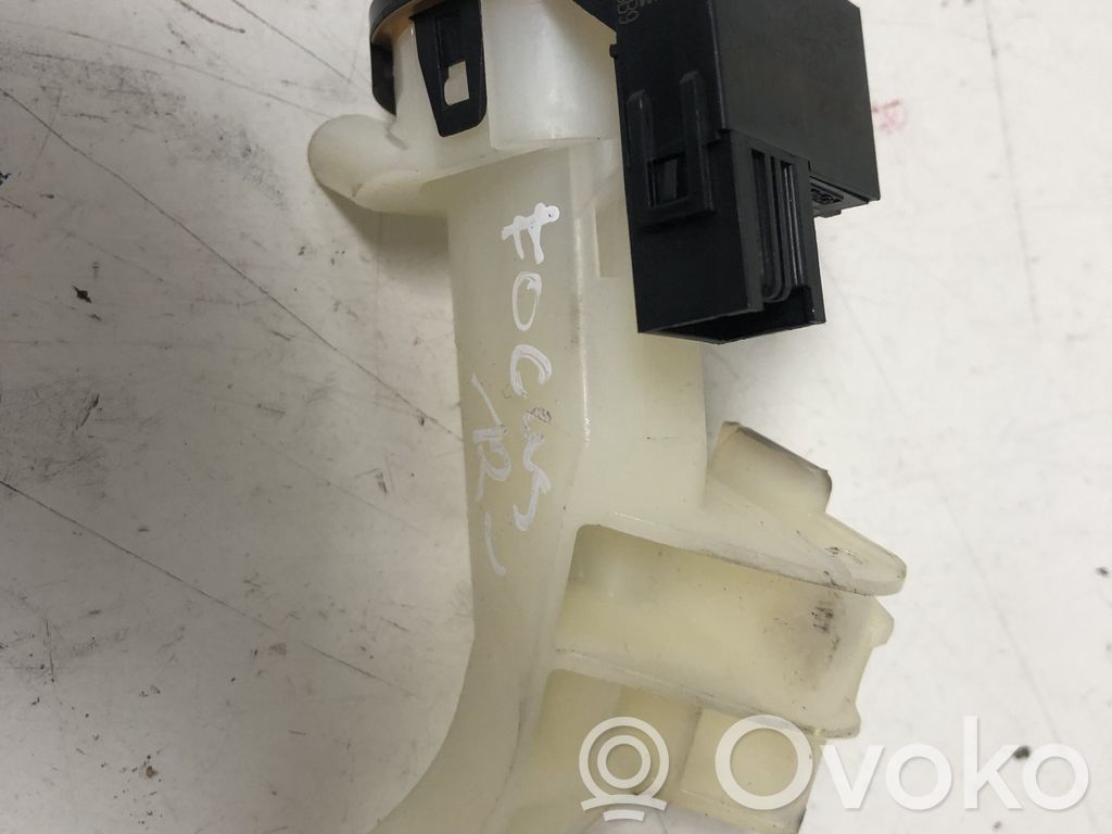 Virtalukon kytkin   6E5T15607CA
