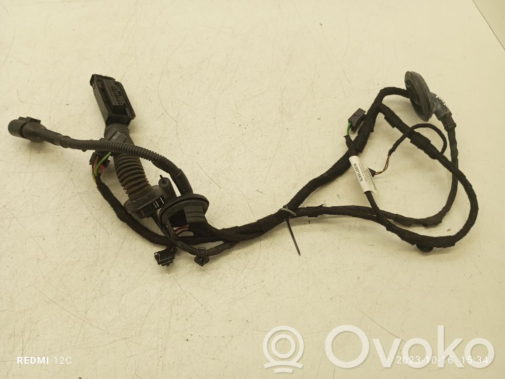 Cableado de puerta trasera   8U0971687B