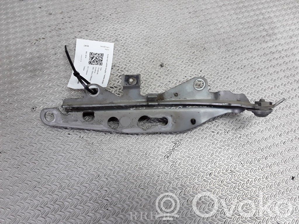 Engine bonnet/hood hinges