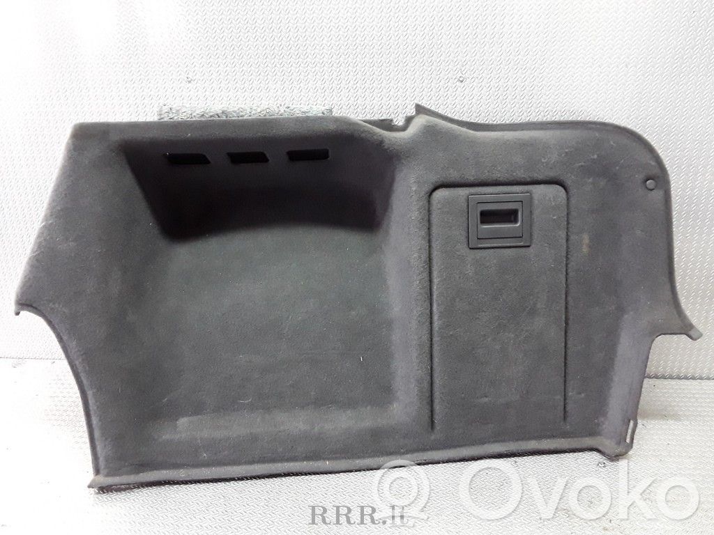 Opel Vectra C Boczek / Tapicerka / bagażnika 