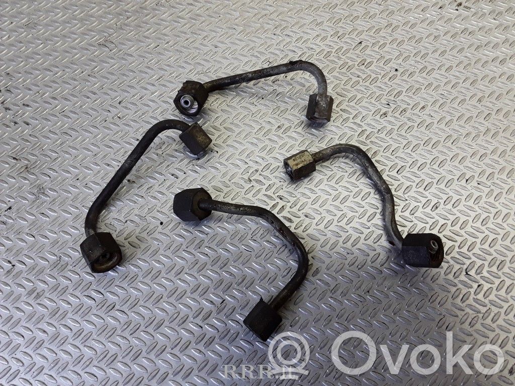 Fuel injector supply line/pipe
