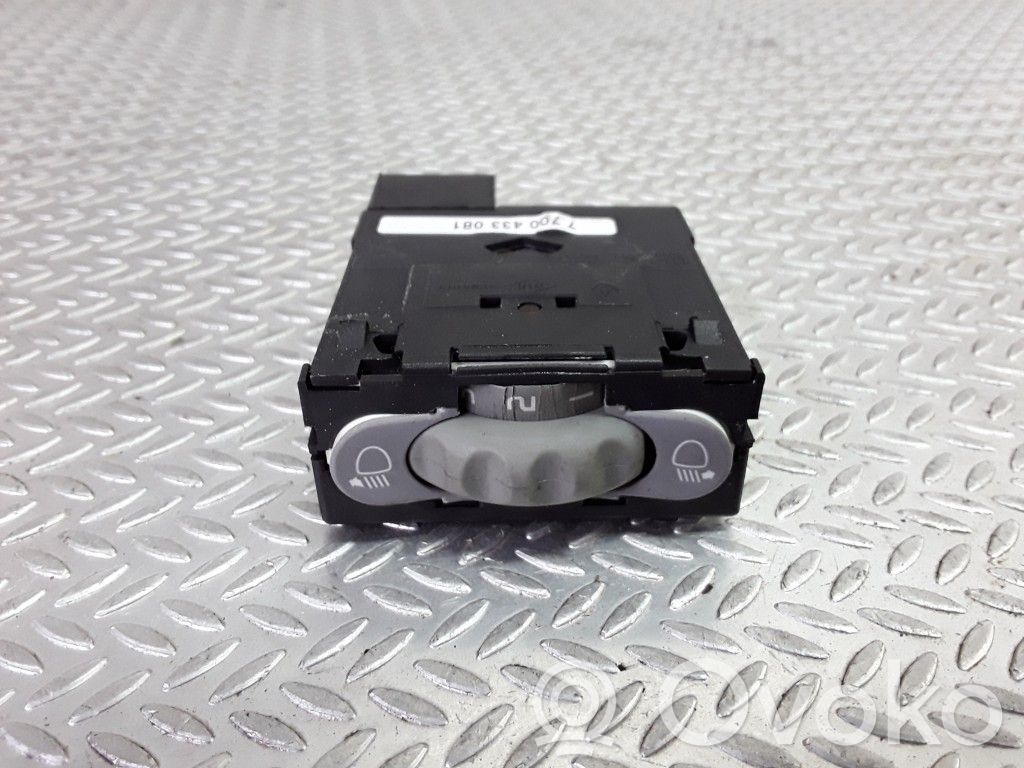 Headlight level height control switch   7700433081