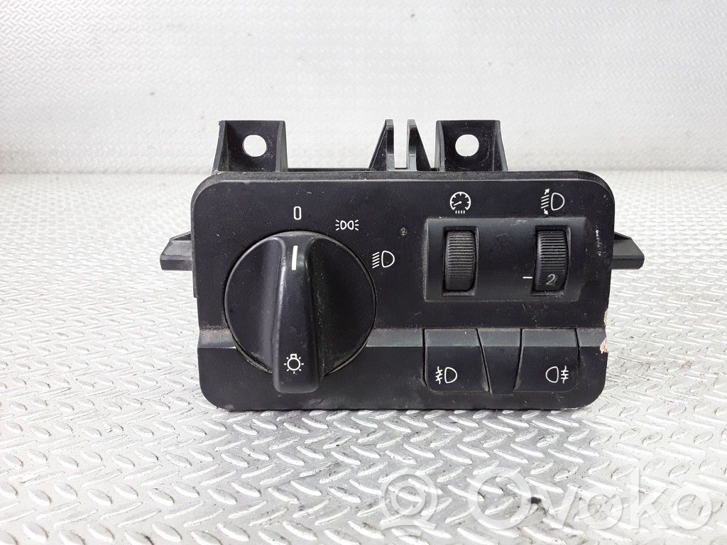 Light switch   61318383226
