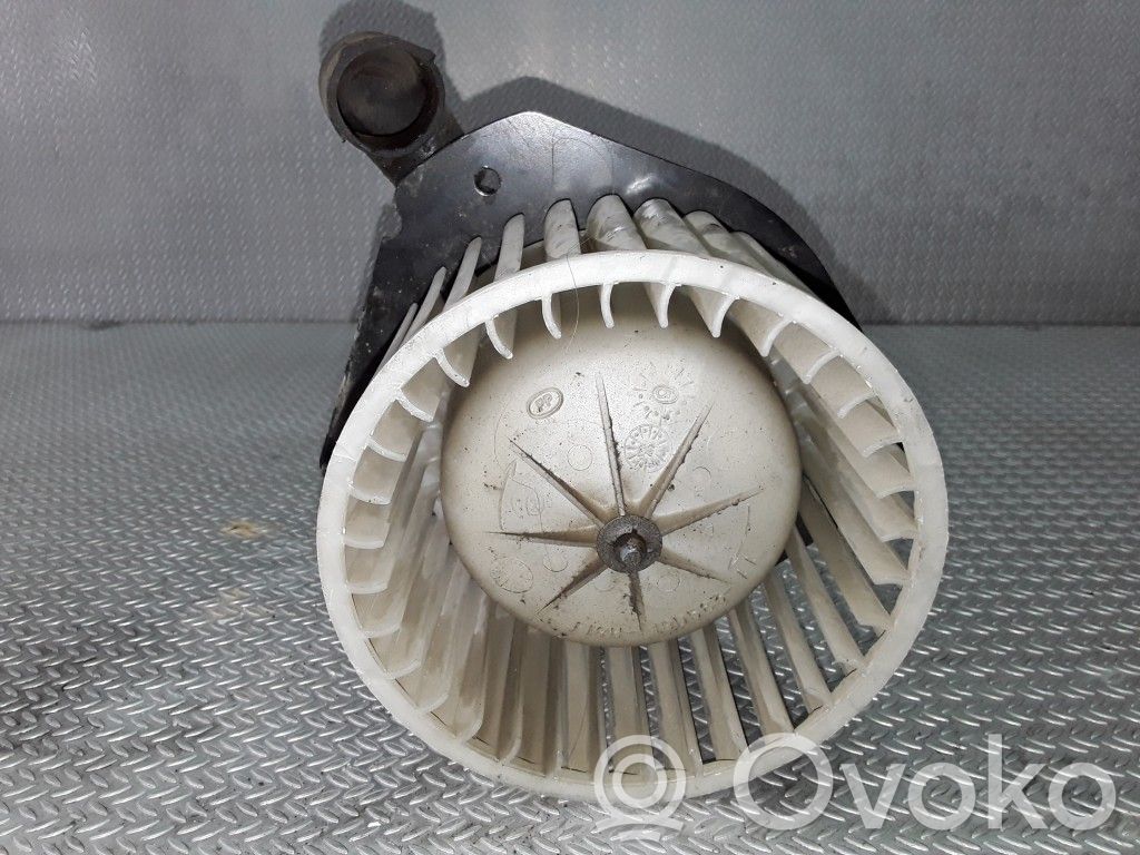 Mazā radiatora ventilators   F19H19D583