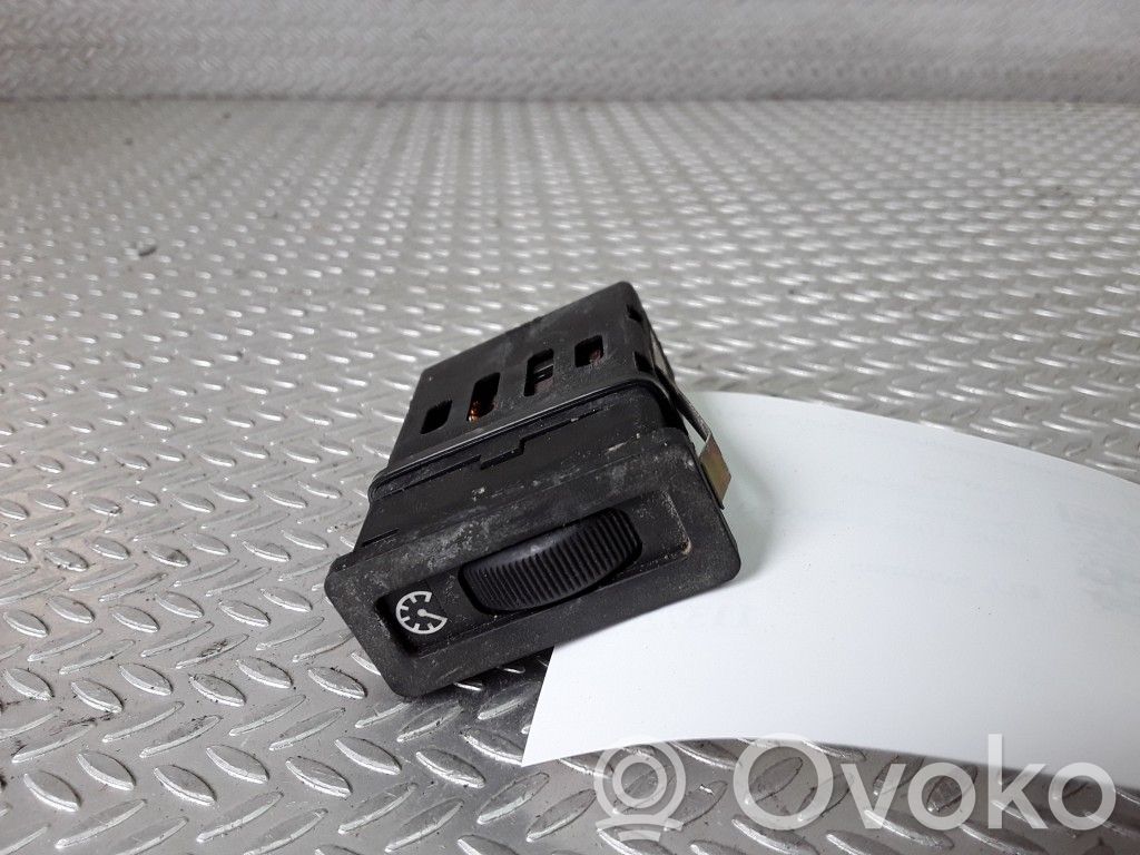 BMW 5 E34 Panelės apšvietimo reguliavimo jungtukas 