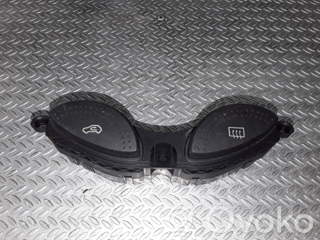 Ford Focus Windscreen/window heater switch 