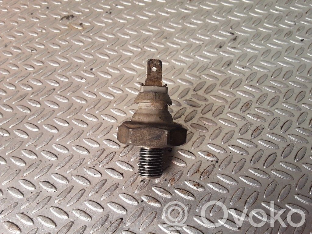 Öljynpaineanturi   068919081A