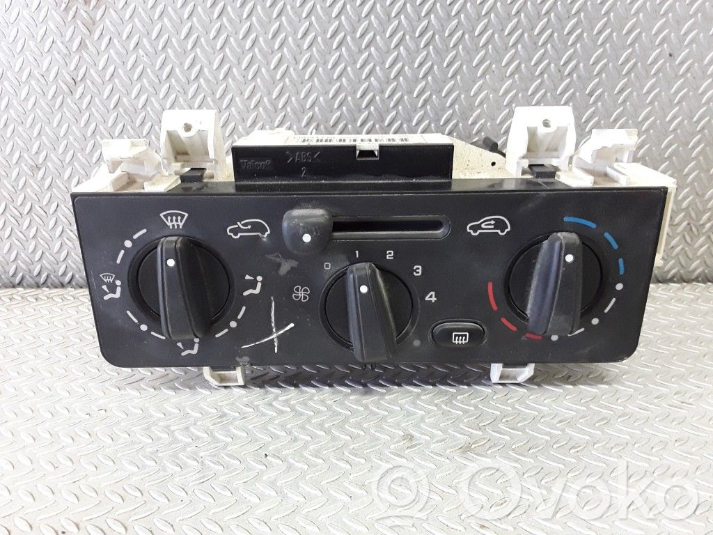 Citroen C3 Climate control unit 
