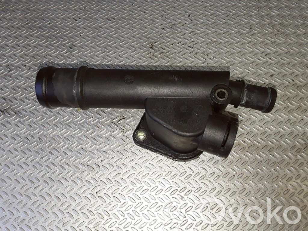 Volkswagen Touran I Engine coolant pipe/hose 