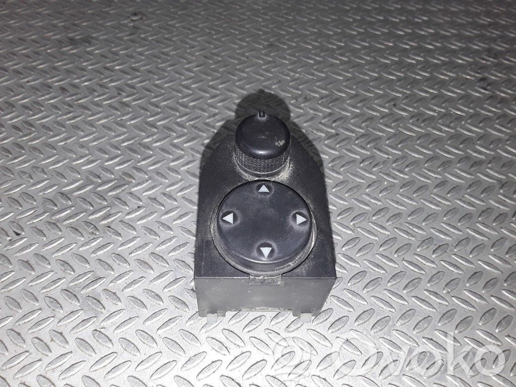 Audi A8 S8 D2 4D Wing mirror switch 