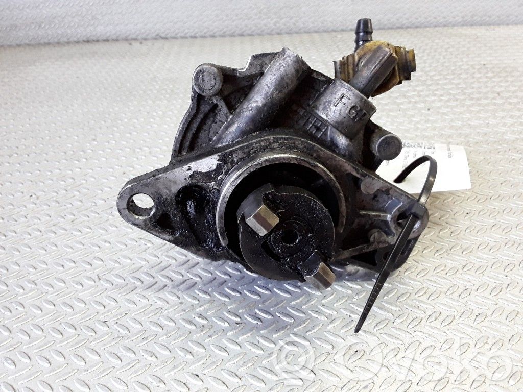 Vacuum pump   73501167