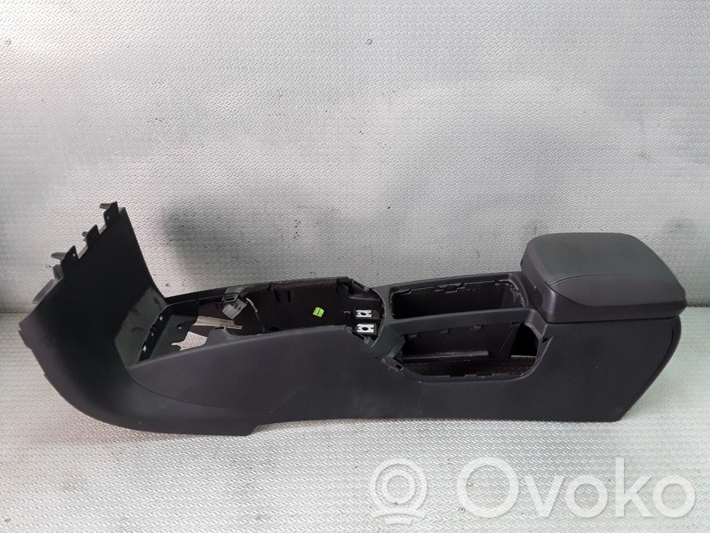 Volvo V50 Center console 