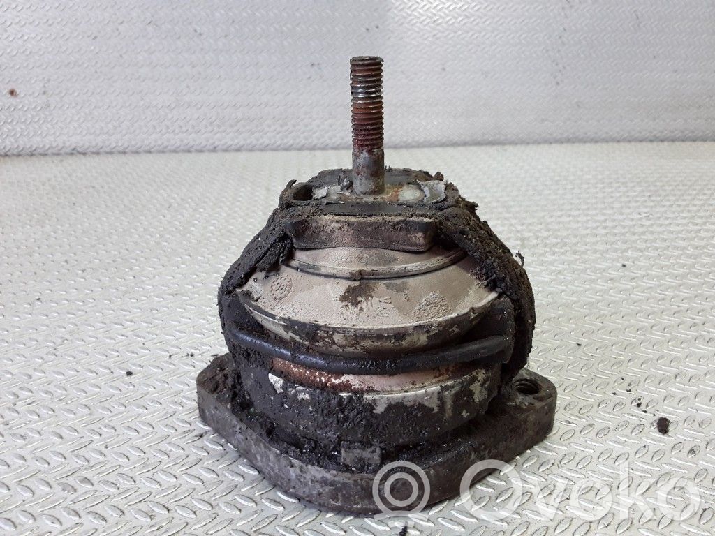 Audi A8 S8 D2 4D Engine mount bracket 
